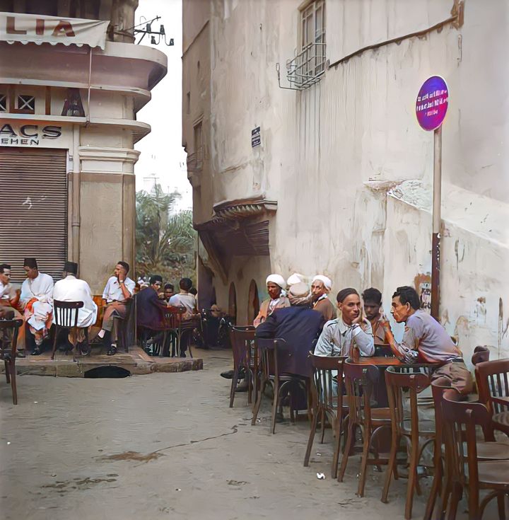 terrasse d'un café , basse casbah d'Alger
(les année 60s)